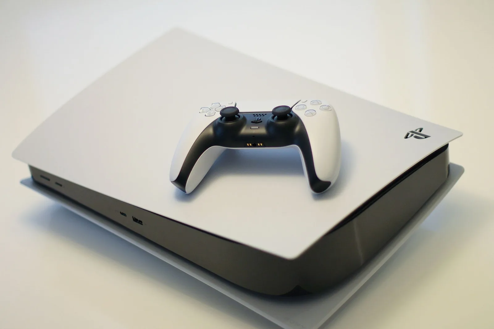 PlayStation 5 Slim, 2 kollu