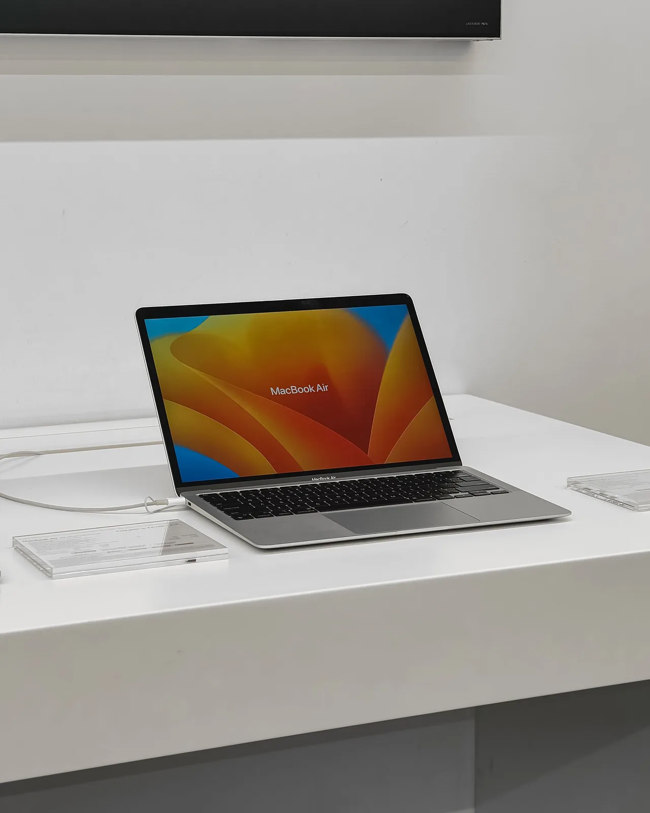 MacBook Air M3 13 inç, 16 GB