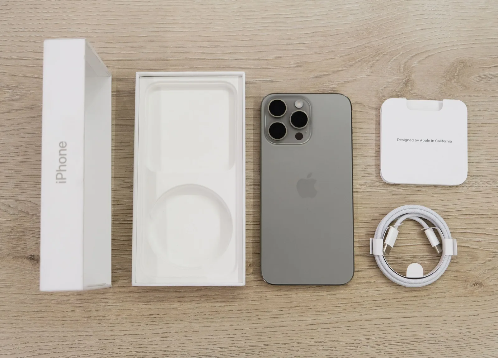 iPhone 15 Pro 256 GB, garantili
